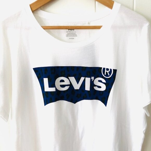 Levis Womens White T-Shirt Leopard Batwing Logo 1X - Picture 9 of 11